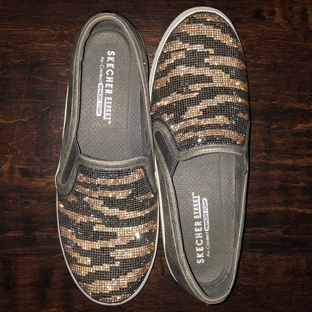 Skechers Street Air Cooled Memory Foam LIKE NEW!!!